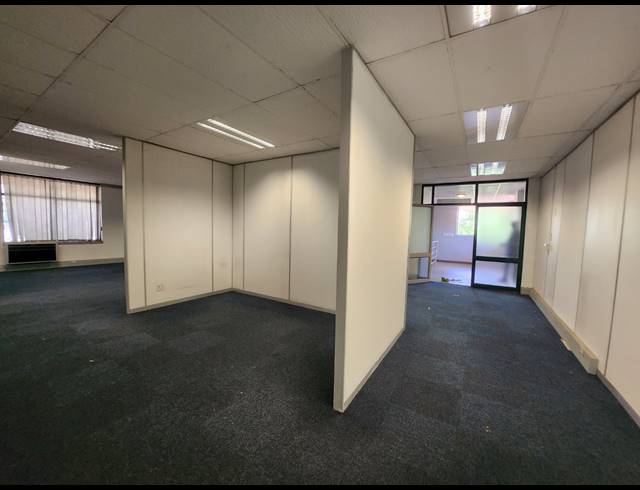 177M² OFFICE TO LET IN VORNA VALLEY